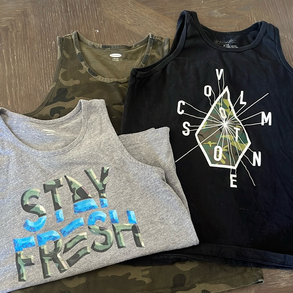 Bundle camo tank tops